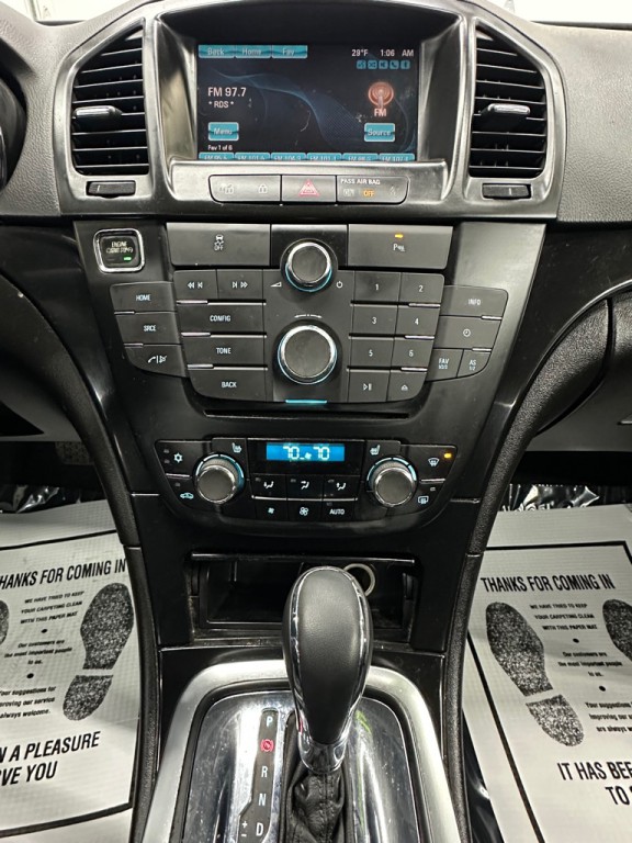 2012 Buick Regal Image 5