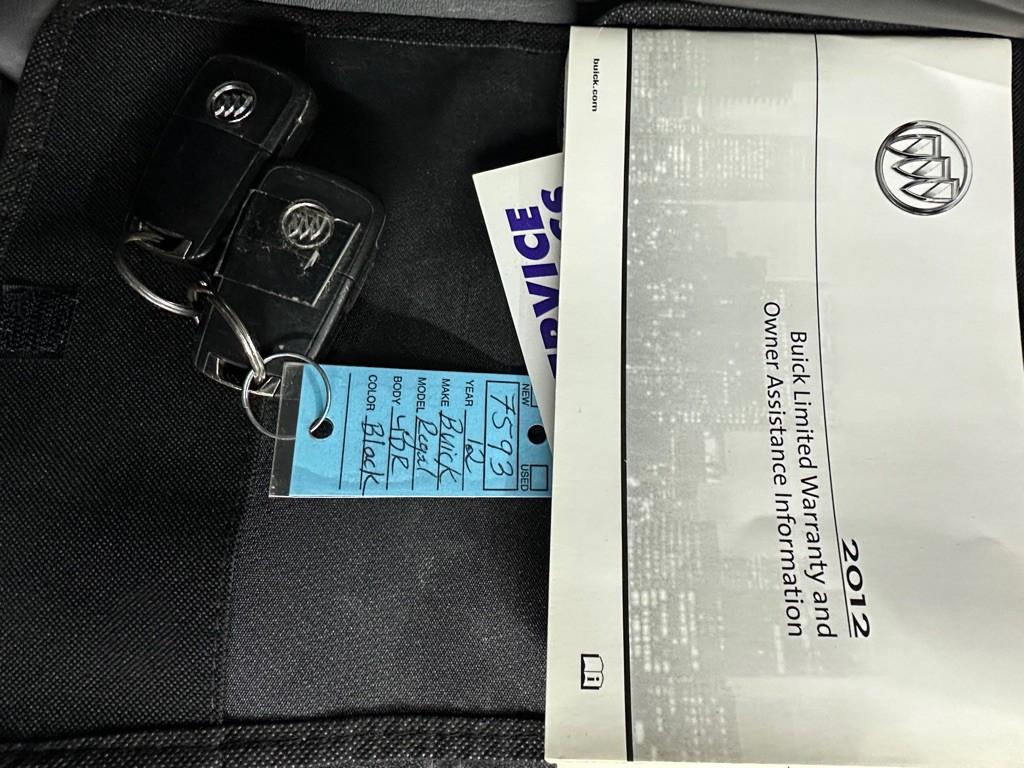 2012 Buick Regal Image 9