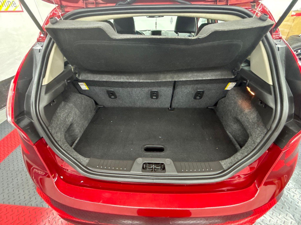 2014 Ford Fiesta Image 14