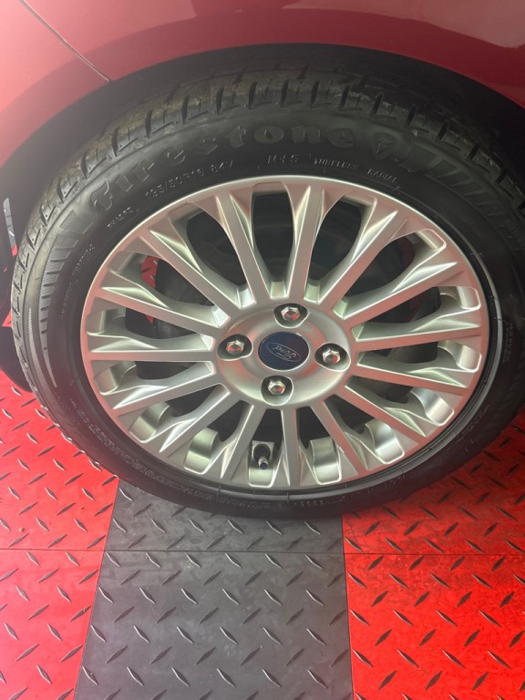 2014 Ford Fiesta Image 19