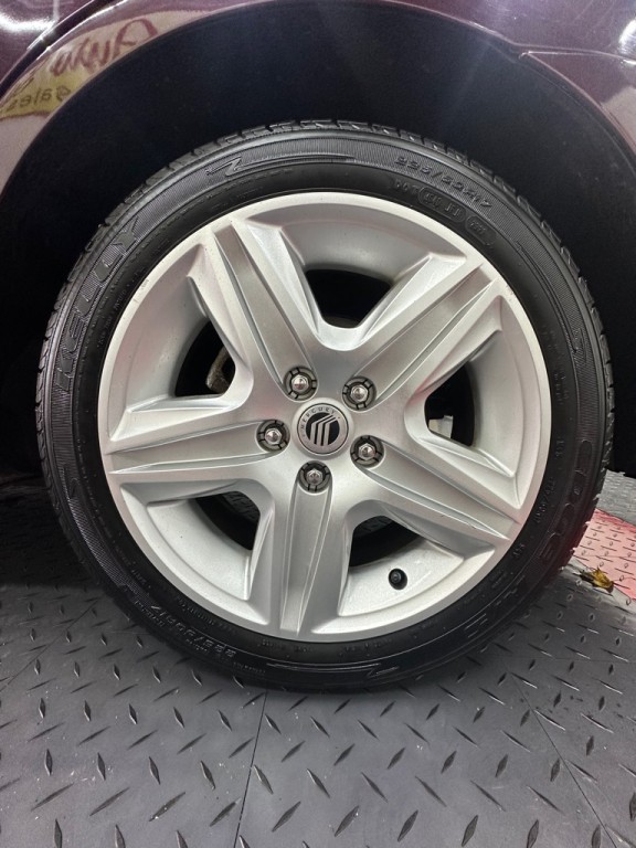 2011 Mercury Milan Image 6