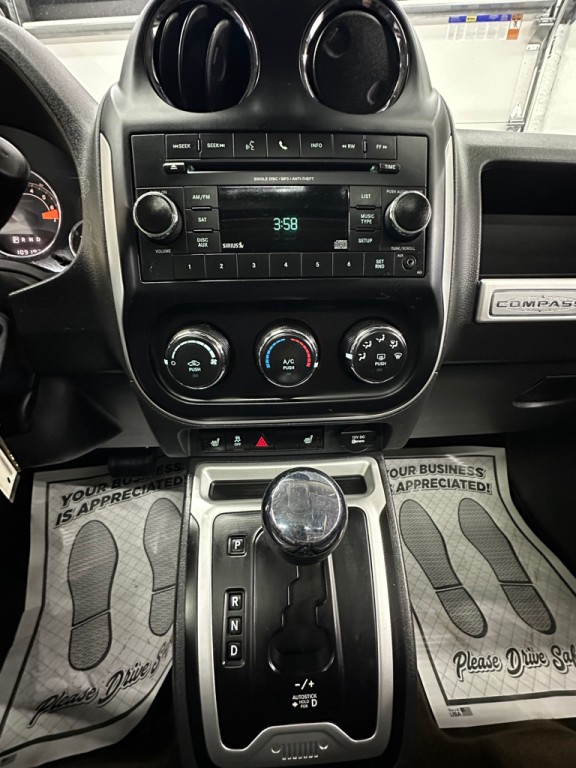 2017 Jeep Compass Image 12