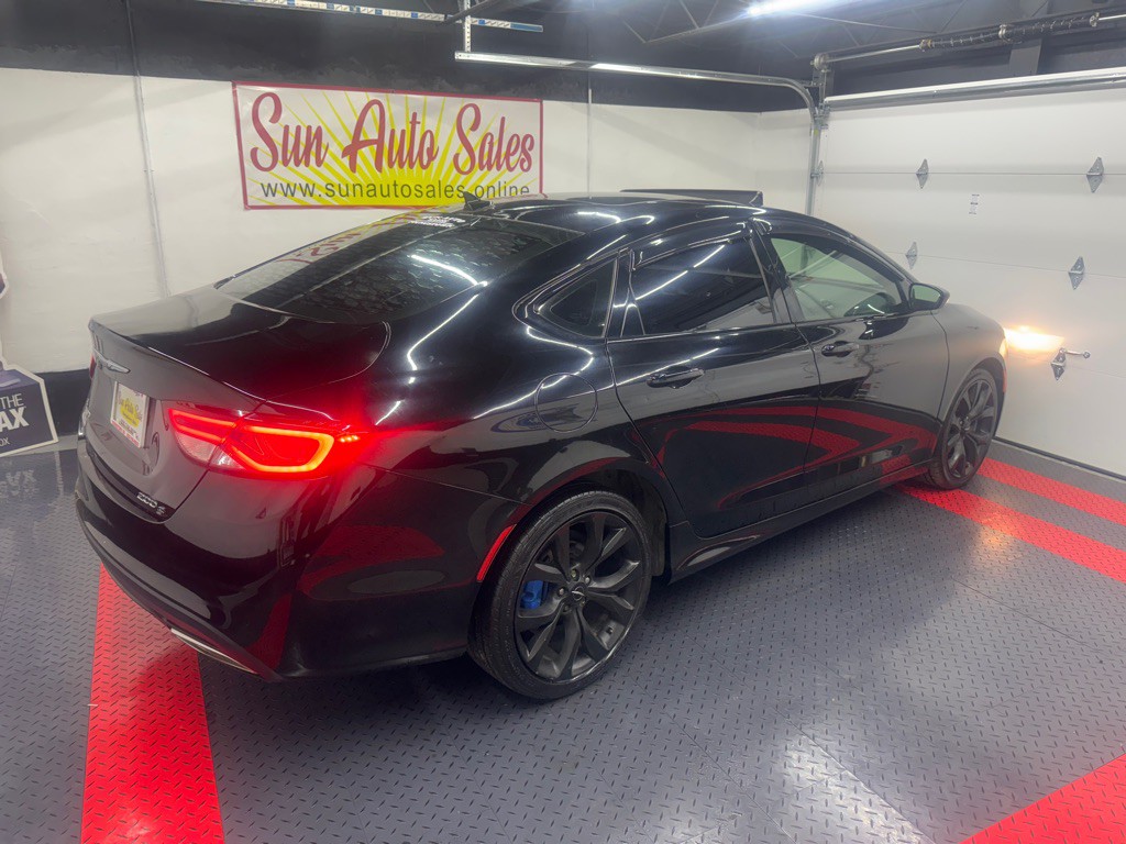 2015 Chrysler 200 Image 5