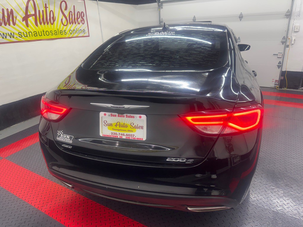 2015 Chrysler 200 Image 6