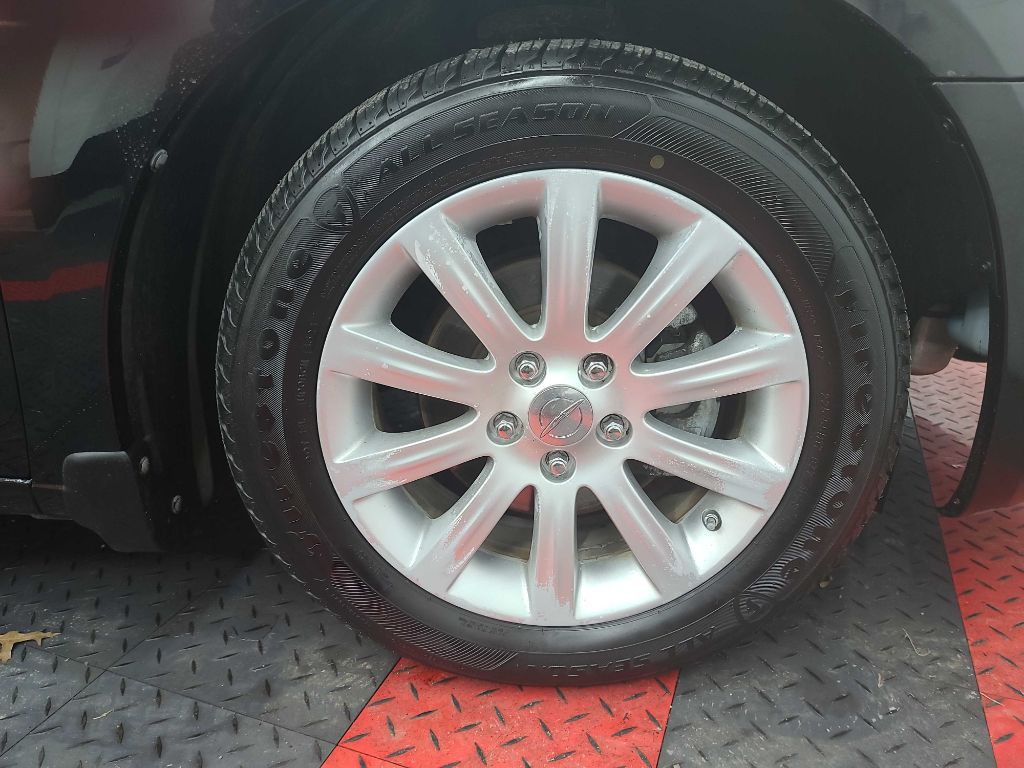 2013 Chrysler 200 Image 18
