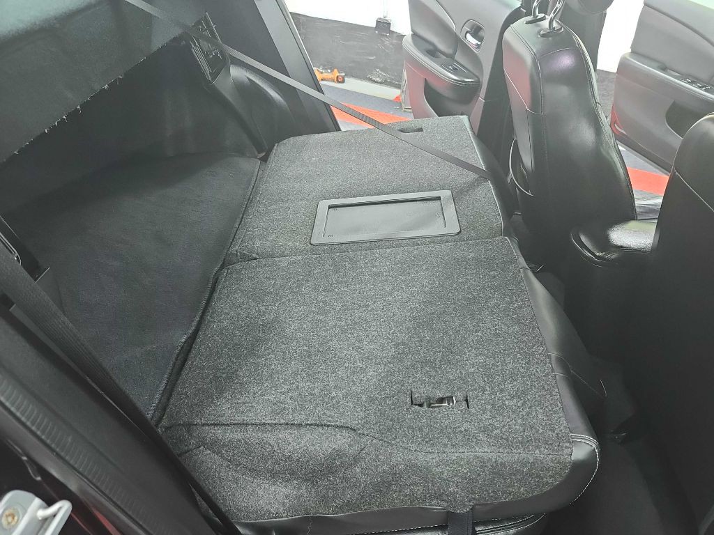 2013 Chrysler 200 Image 19