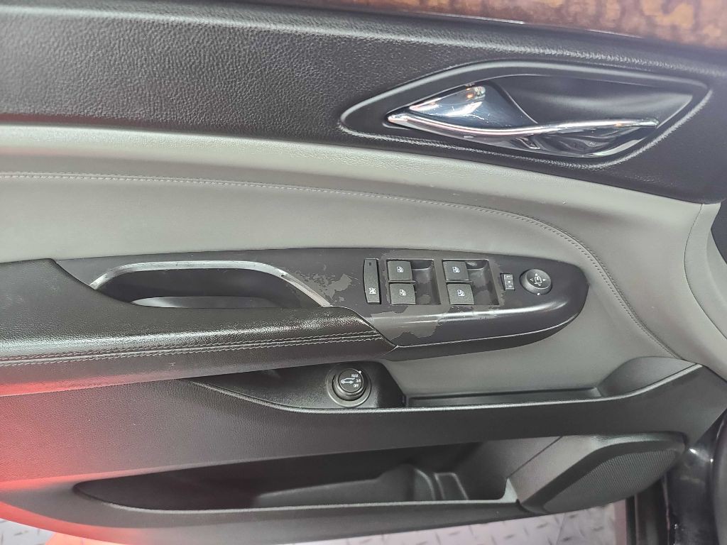 2010 Cadillac SRX Image 16
