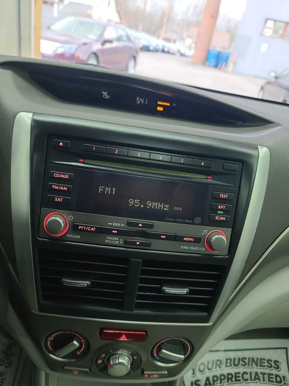 2010 Subaru Forester Image 16