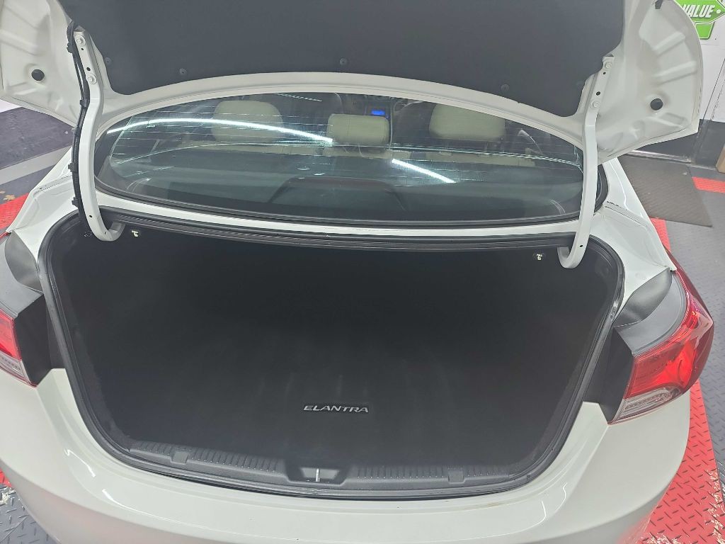2013 Hyundai Elantra Image 5