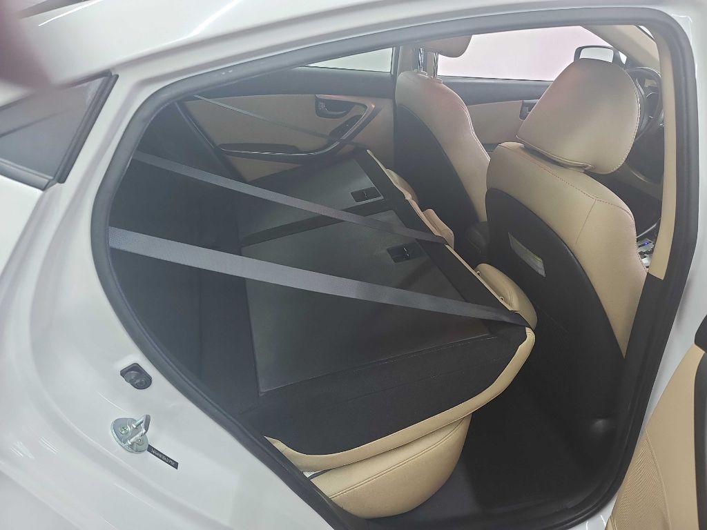 2013 Hyundai Elantra Image 7