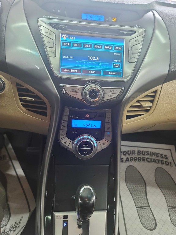 2013 Hyundai Elantra Image 11