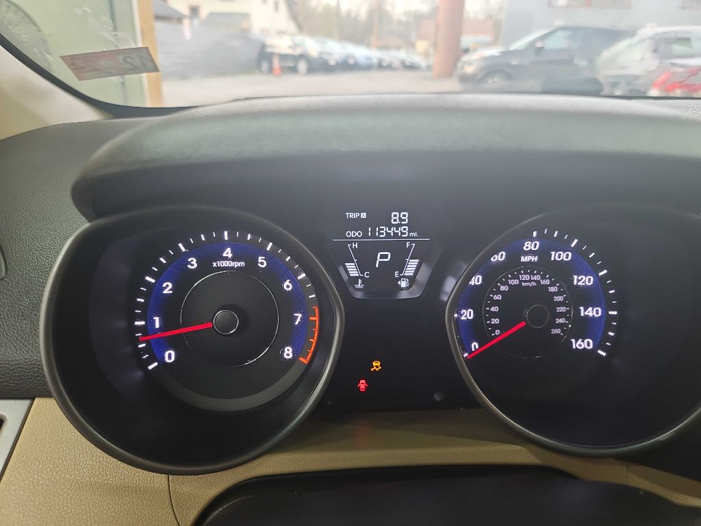 2013 Hyundai Elantra Image 19
