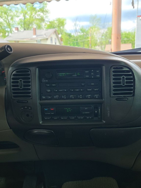 2002 Ford F-150 Image 12