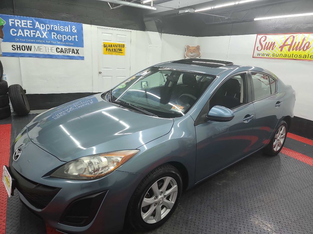 2010 Mazda Mazda3 Image 2