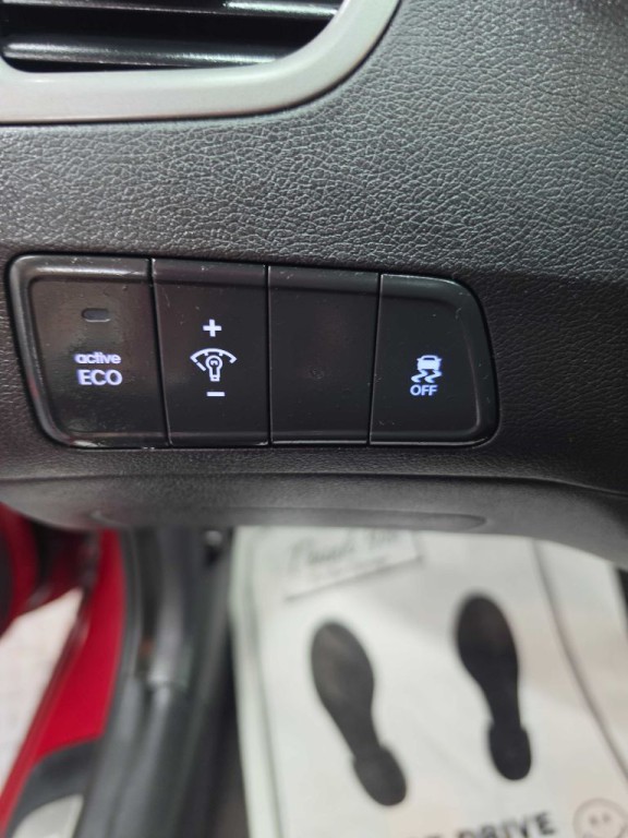 2016 Hyundai Elantra Image 14