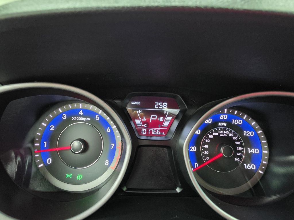 2016 Hyundai Elantra Image 4