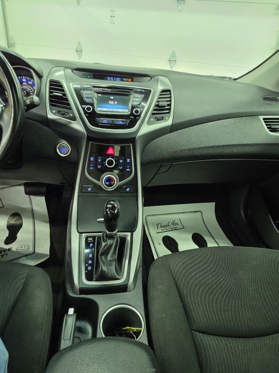 2016 Hyundai Elantra Image 5