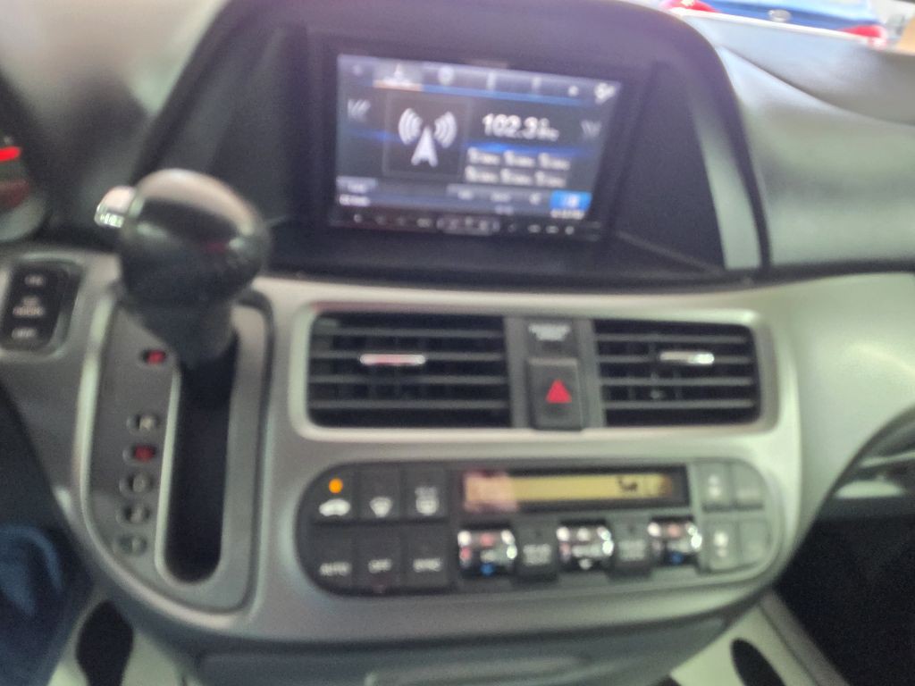 2007 Honda Odyssey Image 7