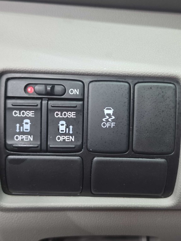 2016 Honda Odyssey Image 6