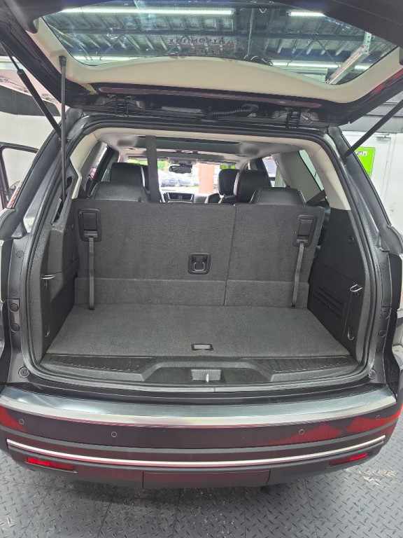 2016 GMC Acadia Image 18
