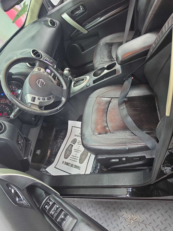2011 Nissan Rogue Image 2