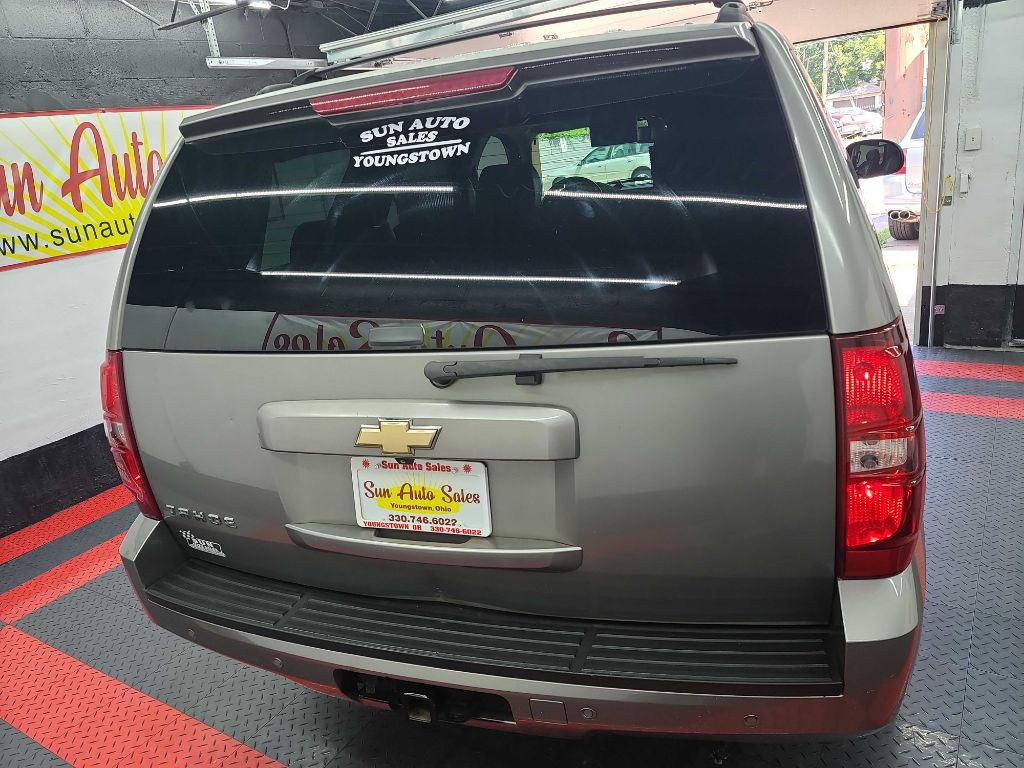 2007 Chevrolet Tahoe Image 2