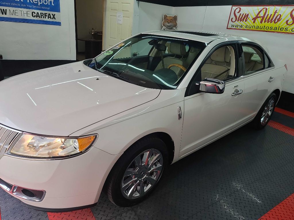 2010 Lincoln MKZ Image 2