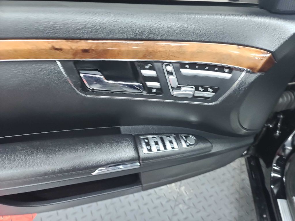 2008 Mercedes-Benz S-Class Image 16