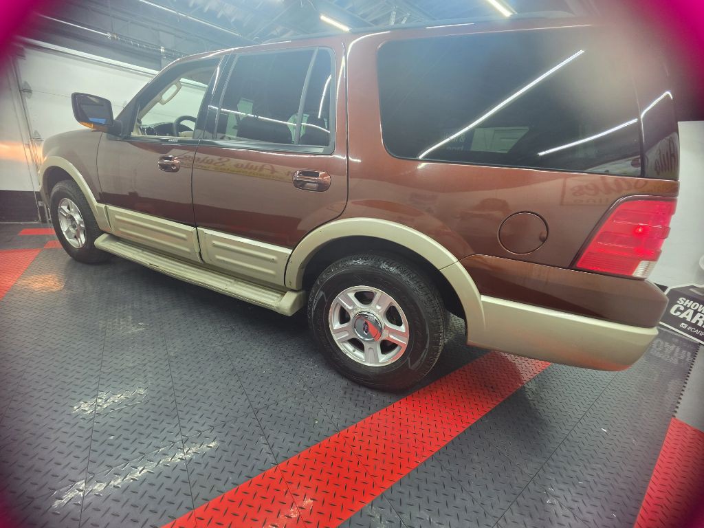 2006 Ford Expedition Image 2