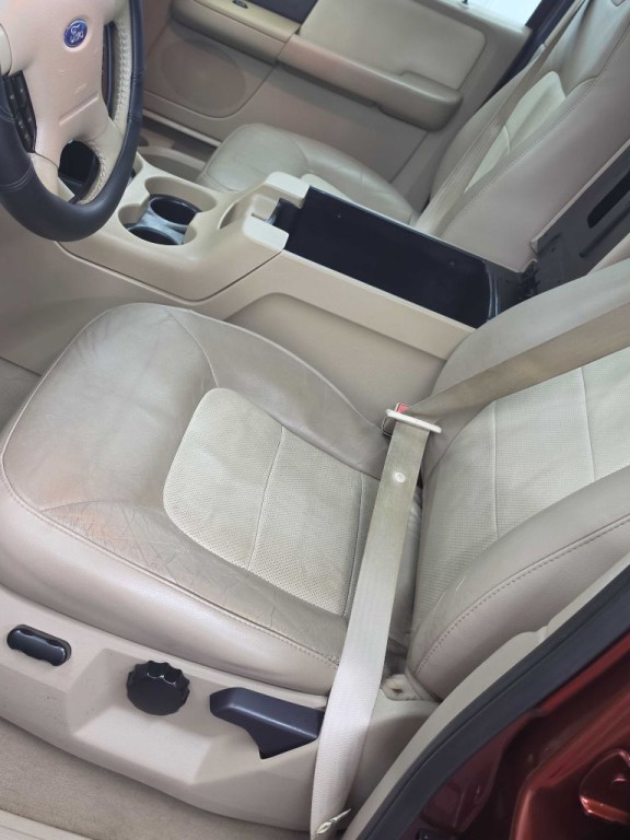 2006 Ford Expedition Image 8