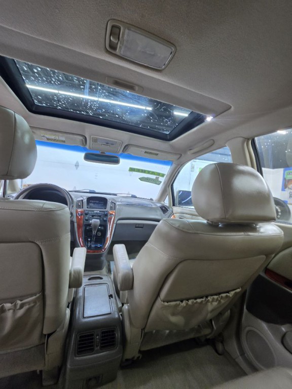 2000 Lexus RX Image 7