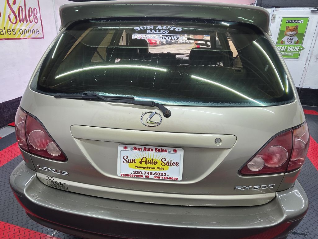 2000 Lexus RX Image 16