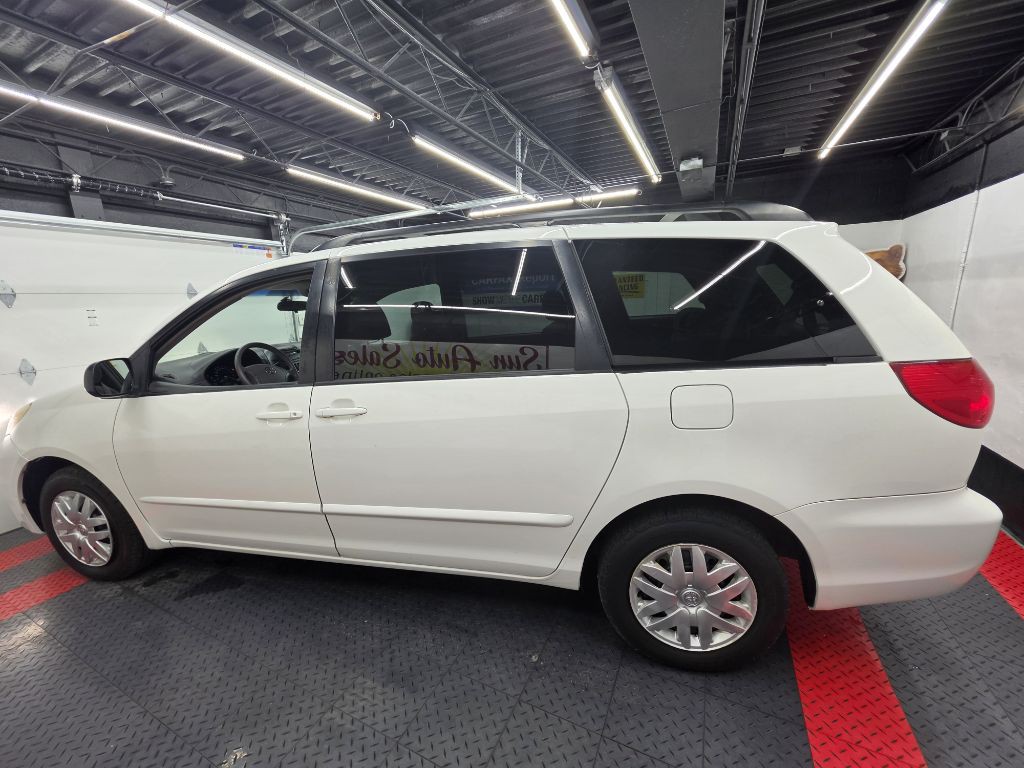 2006 Toyota Sienna Image 2