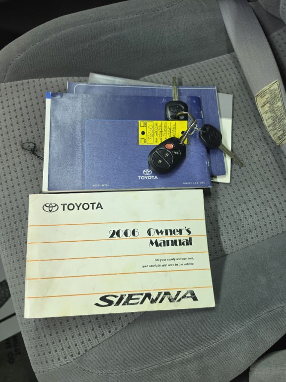 2006 Toyota Sienna Image 18