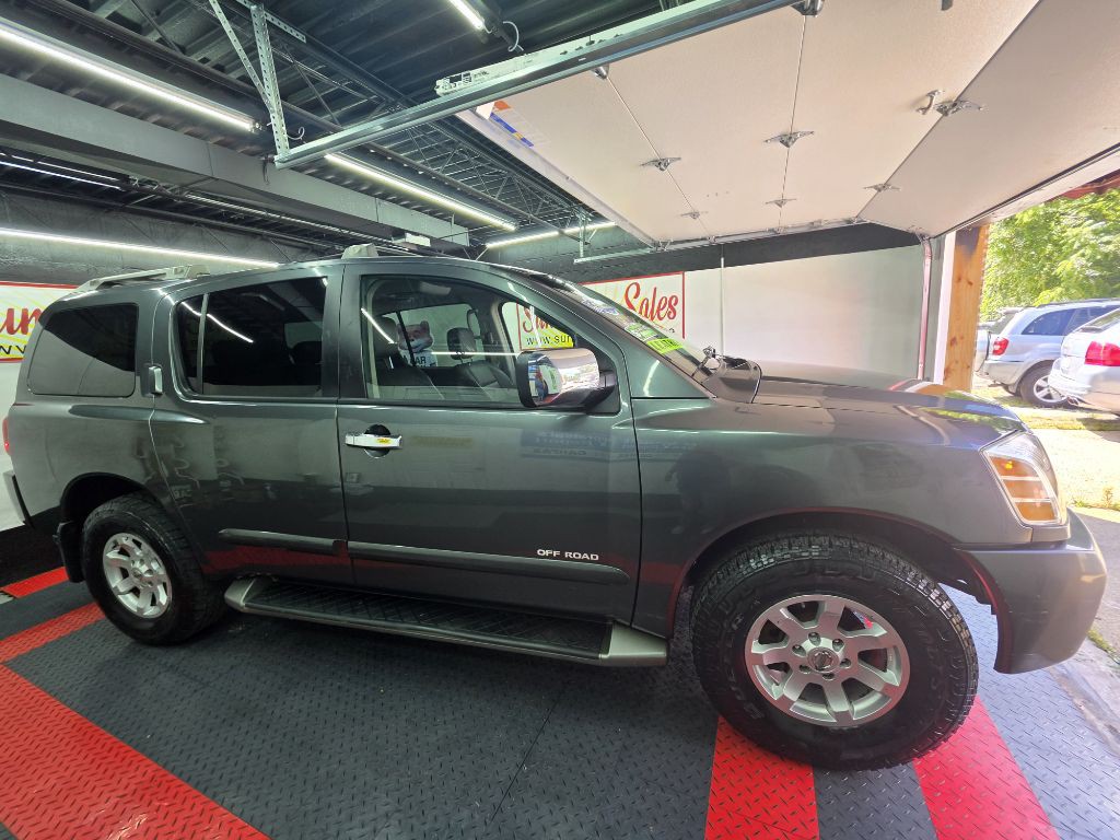 2004 Nissan Armada Image 2