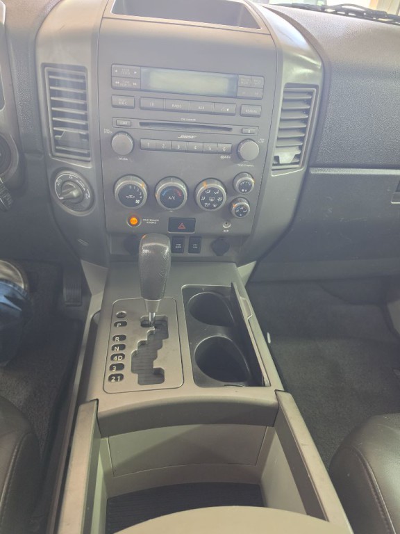 2004 Nissan Armada Image 8