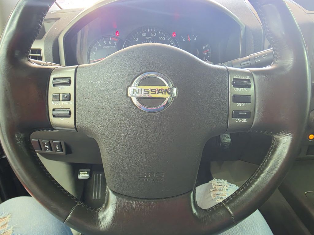 2004 Nissan Armada Image 13