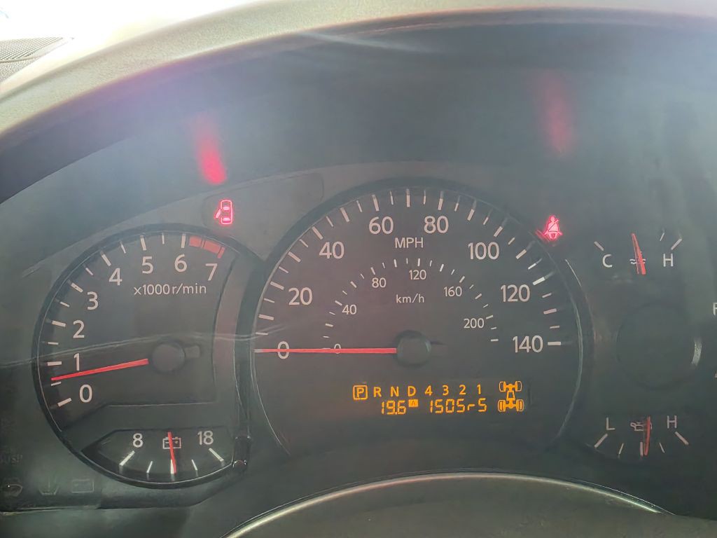 2004 Nissan Armada Image 14