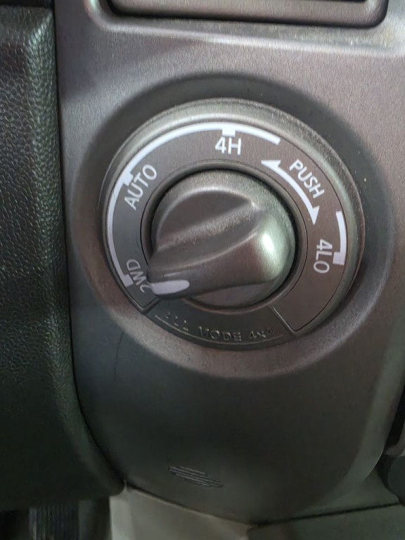 2004 Nissan Armada Image 15