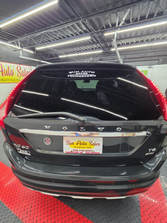 2016 Volvo XC60 Image 9