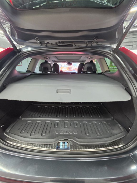2016 Volvo XC60 Image 13