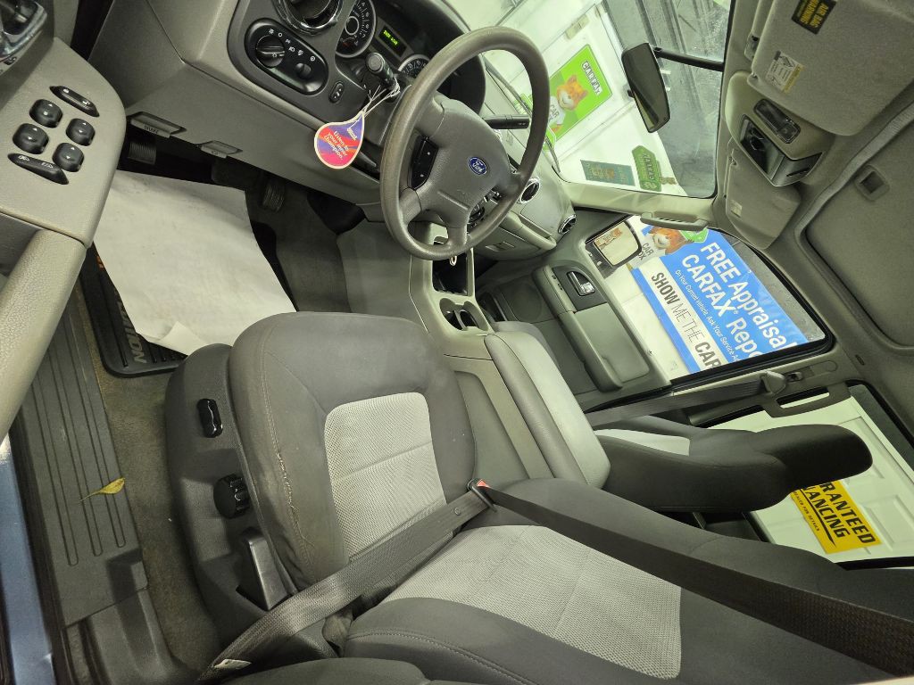 2005 Ford Expedition Image 5