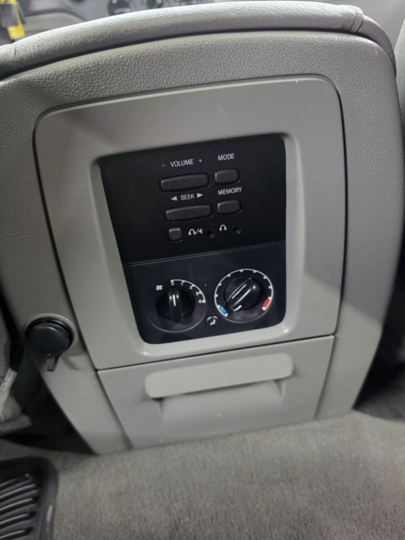 2005 Ford Expedition Image 17
