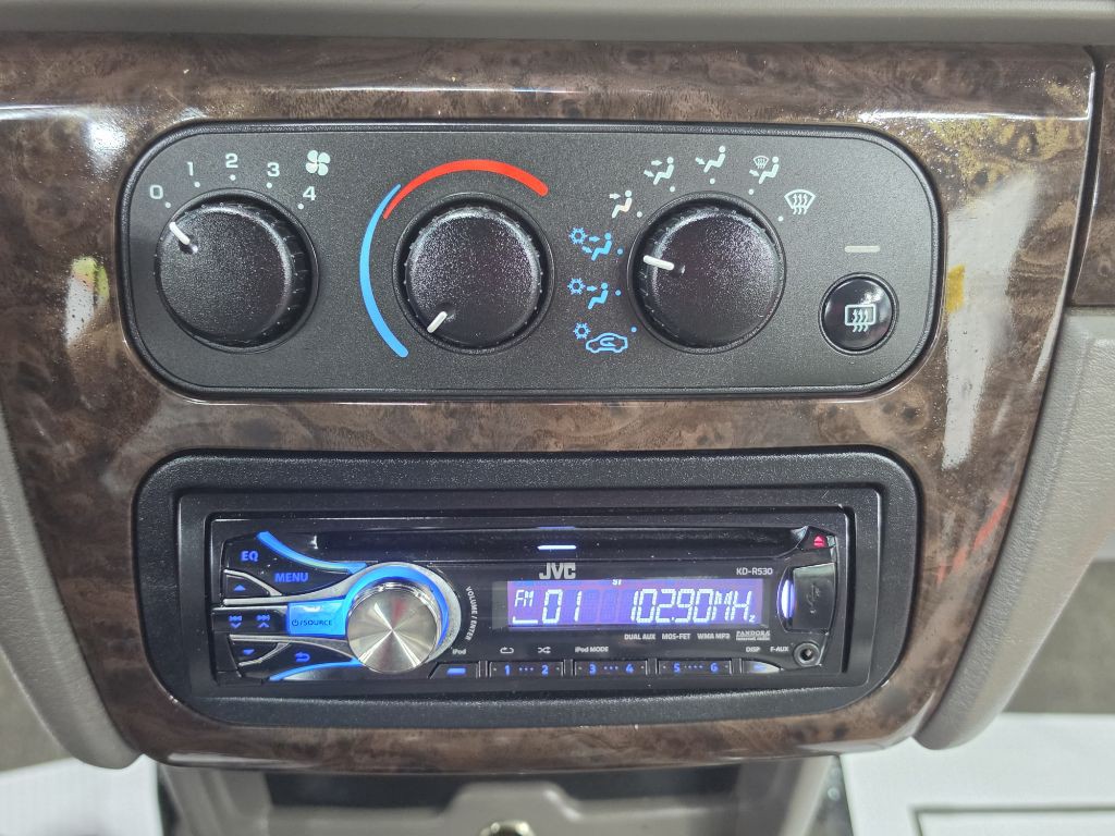 2004 Chrysler Sebring Image 5
