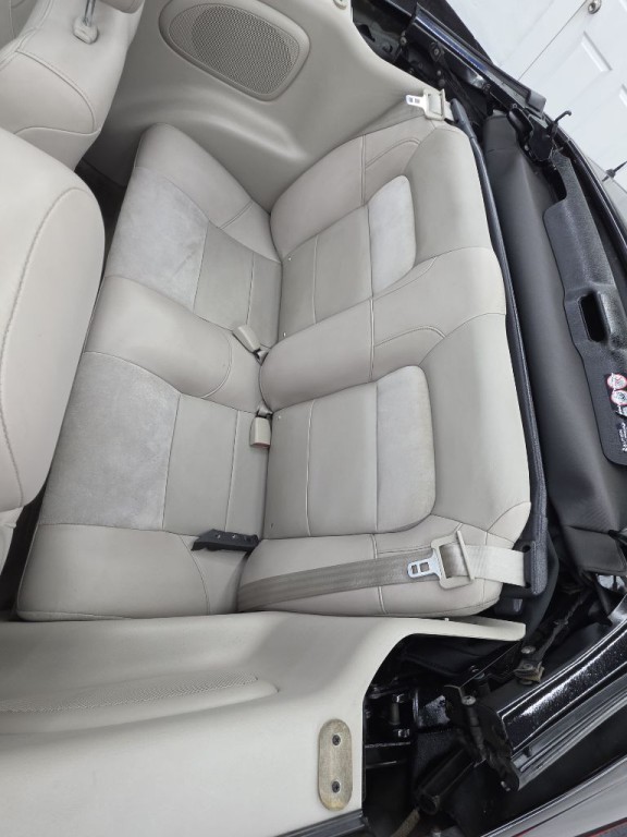 2004 Chrysler Sebring Image 9