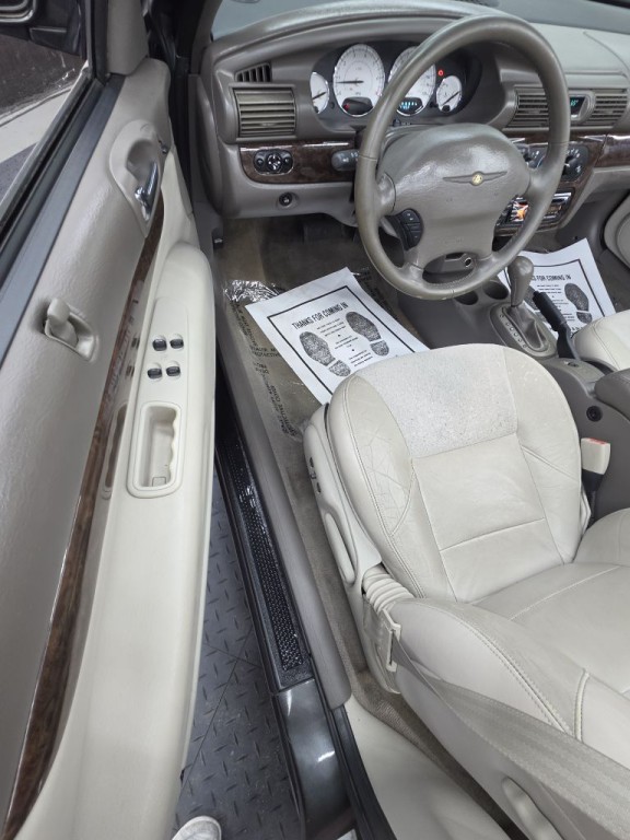 2004 Chrysler Sebring Image 16