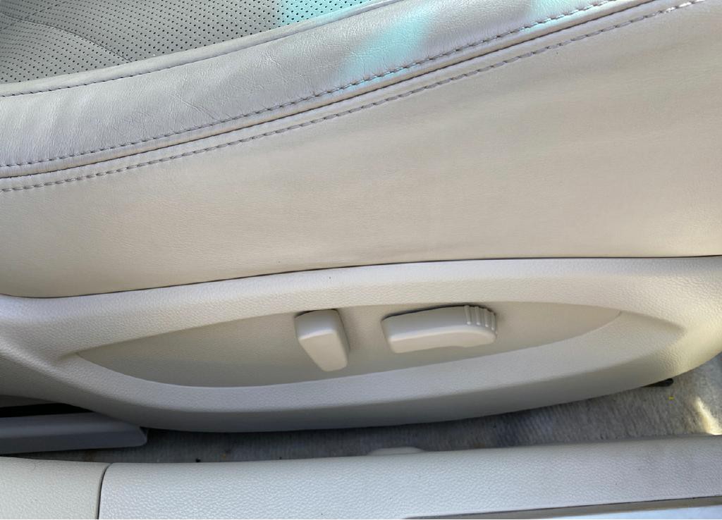 2015 INFINITI QX70 Image 10