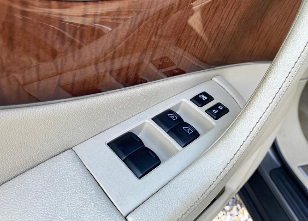 2015 INFINITI QX70 Image 19