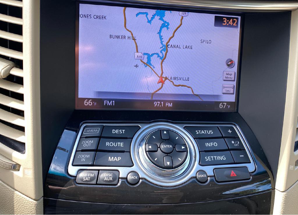 2015 INFINITI QX70 Image 24