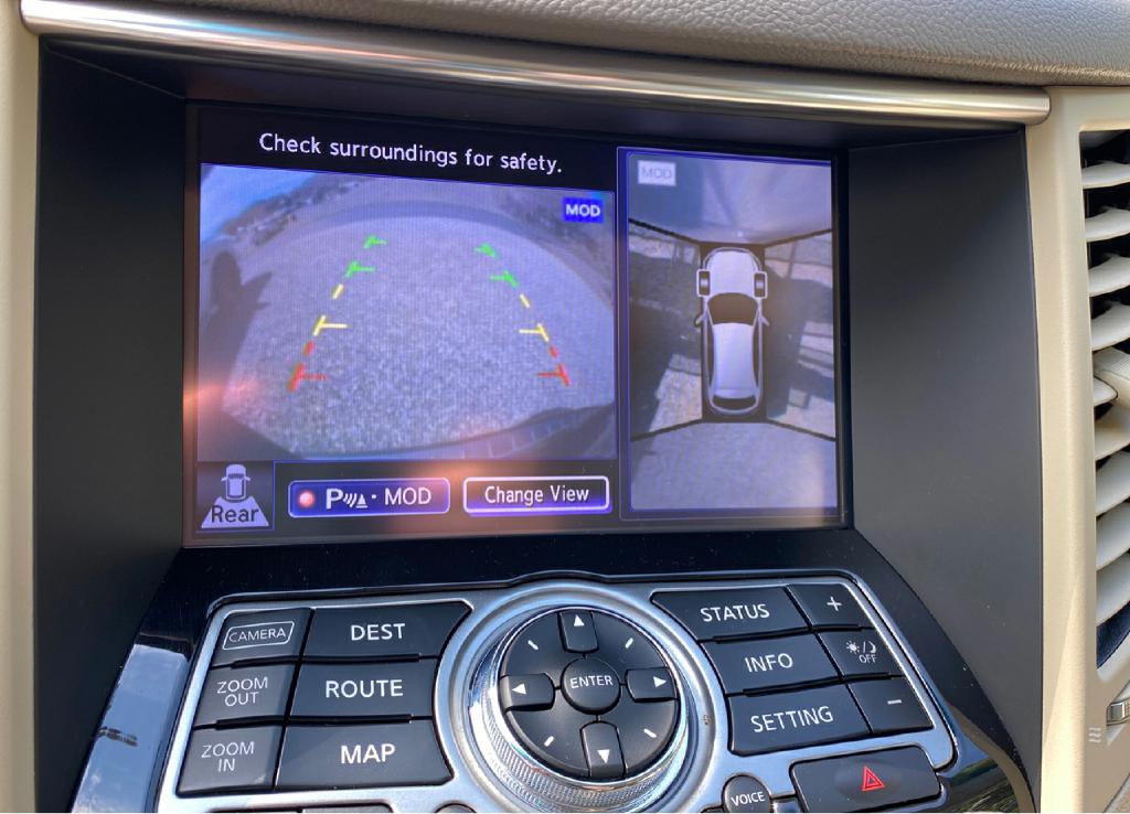 2015 INFINITI QX70 Image 25